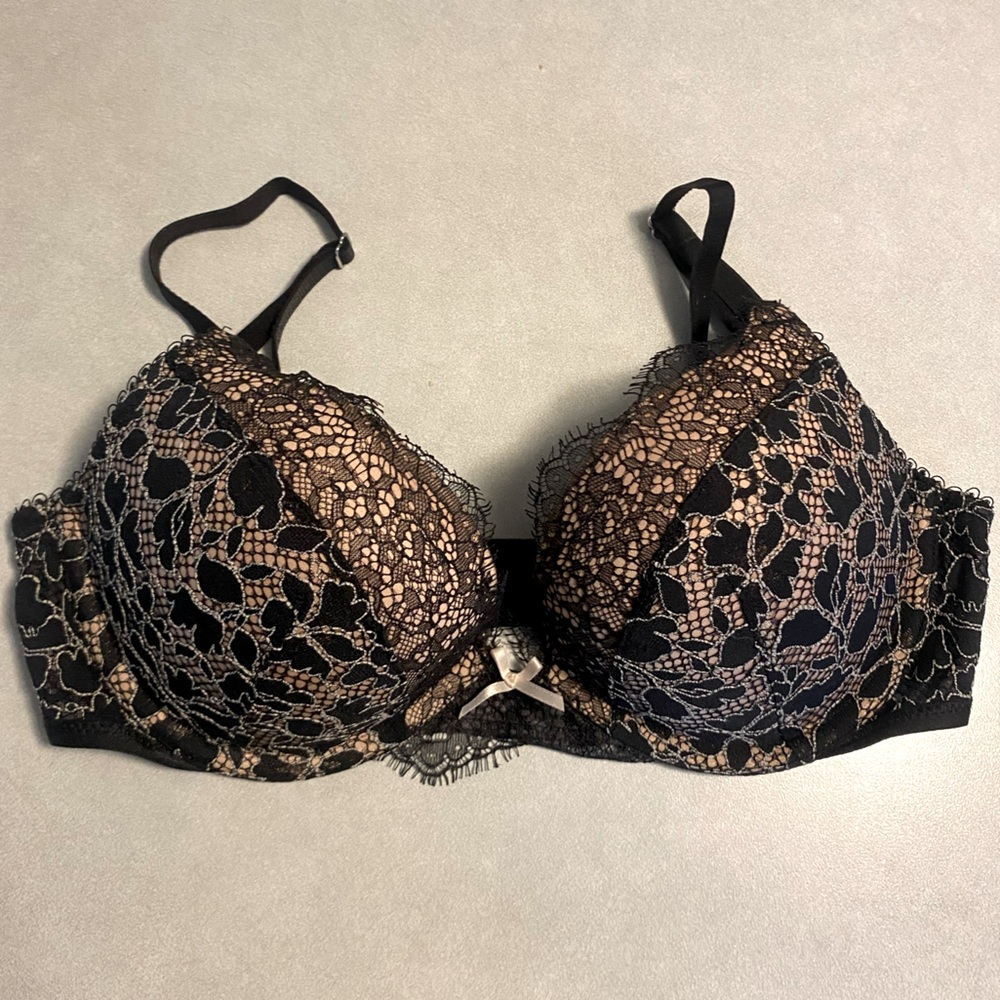 Victoria Secret Lace Push Up Bra size 32C - Picture 7 of 7